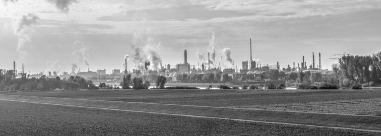 Os Impactos Ambientais da Indústria Petrolífera: Desafios e Soluções